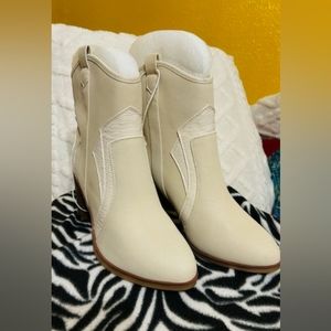 Off white boots. Never worn.